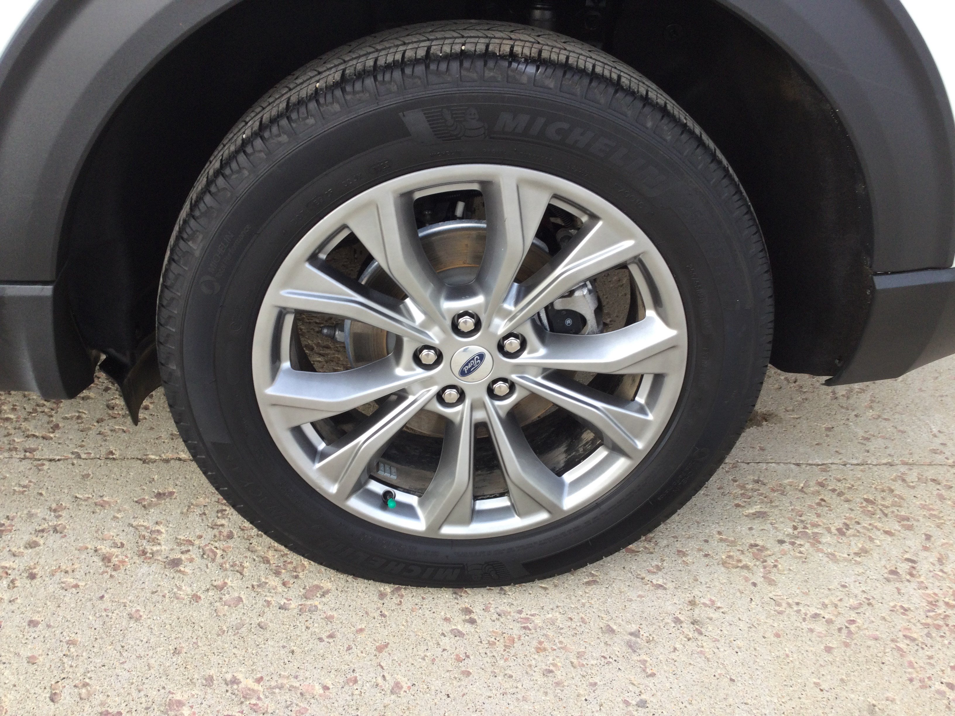 Used 2023 Ford Explorer XLT w/ Equipment Group 202A AWD/4WD image 5