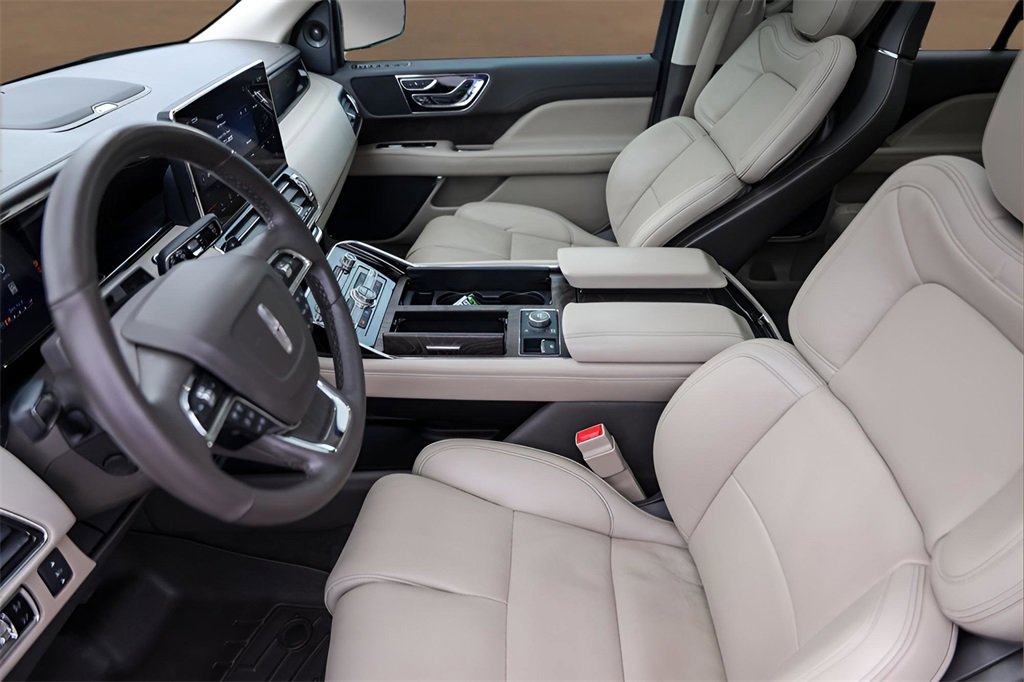 Used 2024 Lincoln Navigator Reserve image 8