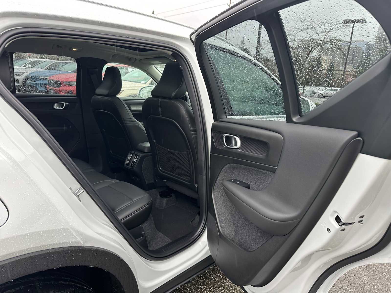 Used 2025 Volvo XC40 B5 Core w/ Protection Package Premier image 13