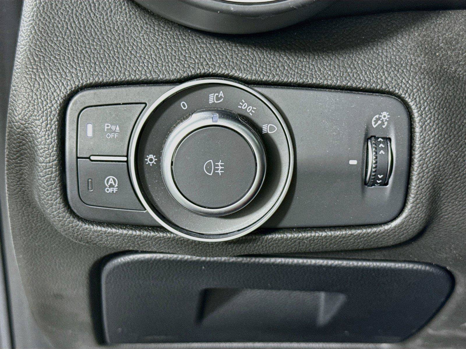 Used 2024 Alfa Romeo Giulia Veloce RWD image 15