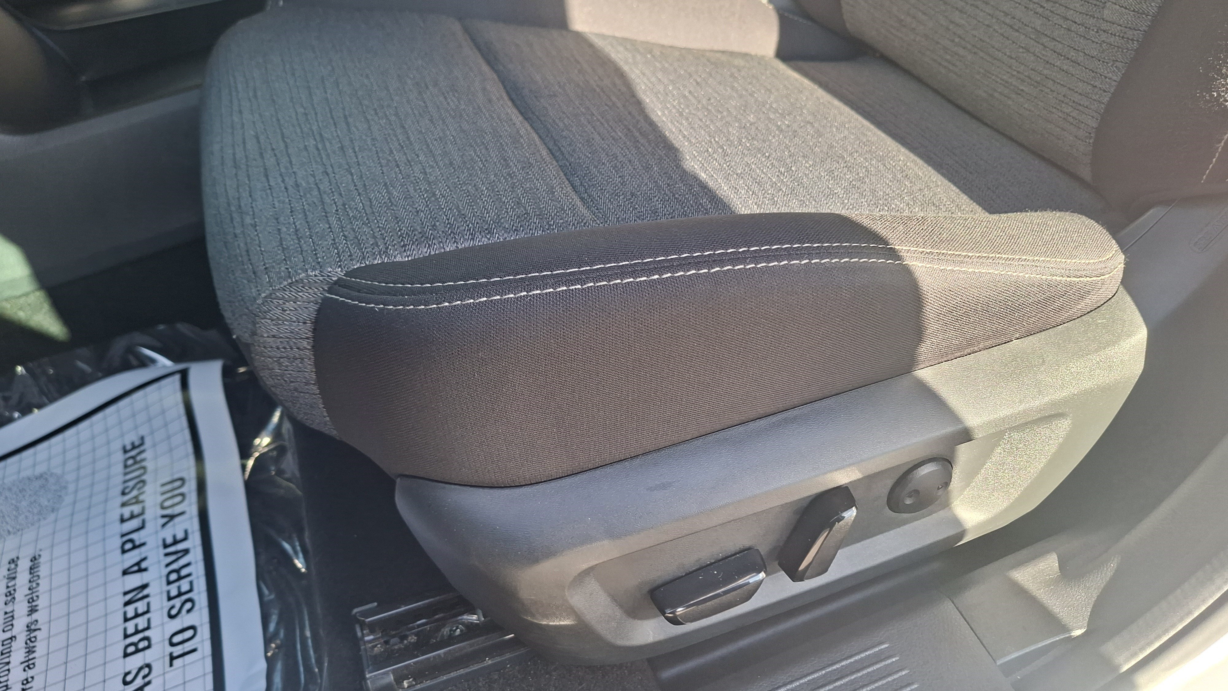 Used 2023 Nissan Rogue SV FWD image 18