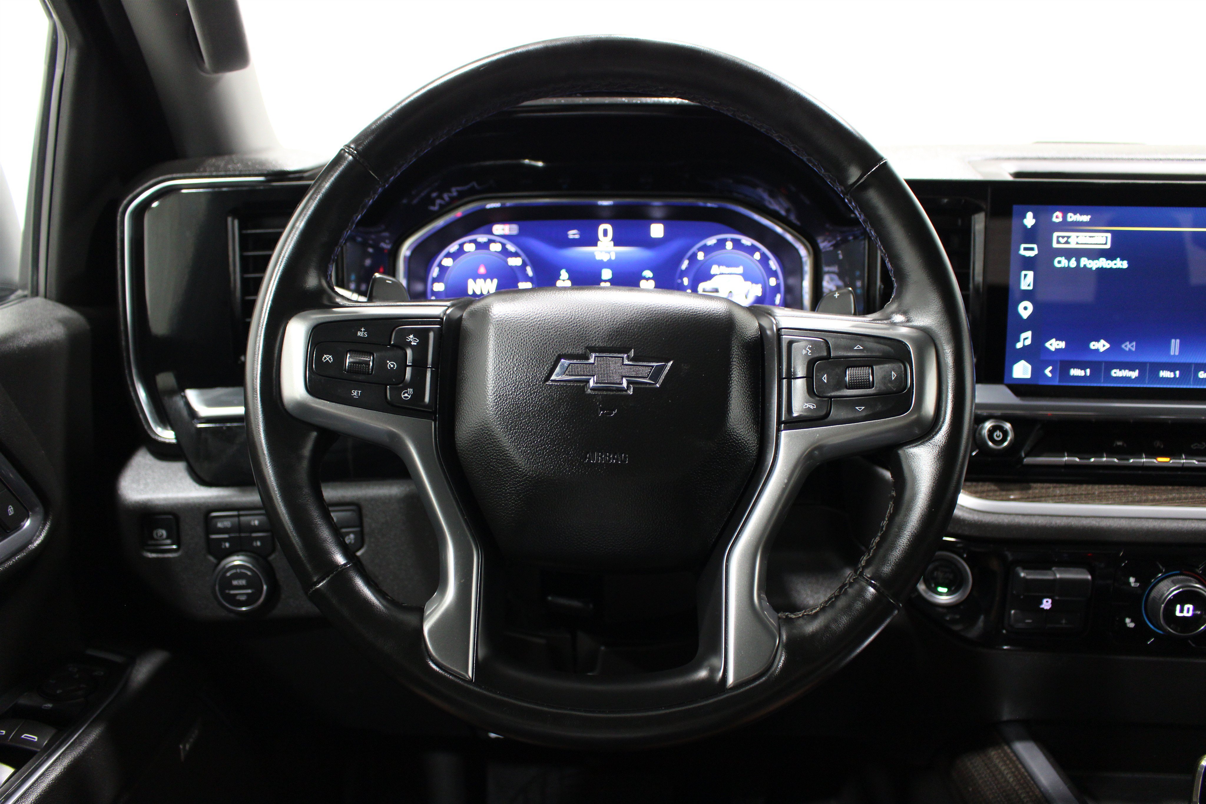 Used 2025 Chevrolet Silverado 1500 LT Trail Boss w/ Convenience Package II AWD/4WD image 11