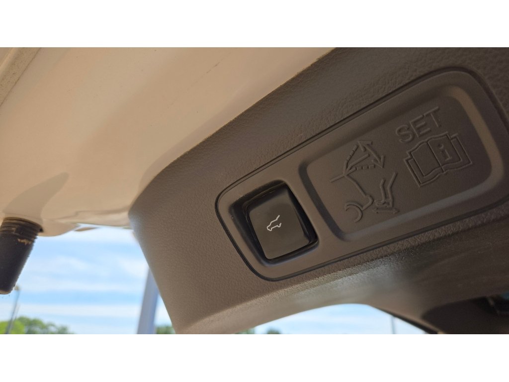 Used 2018 Ford Expedition Limited RWD image 13