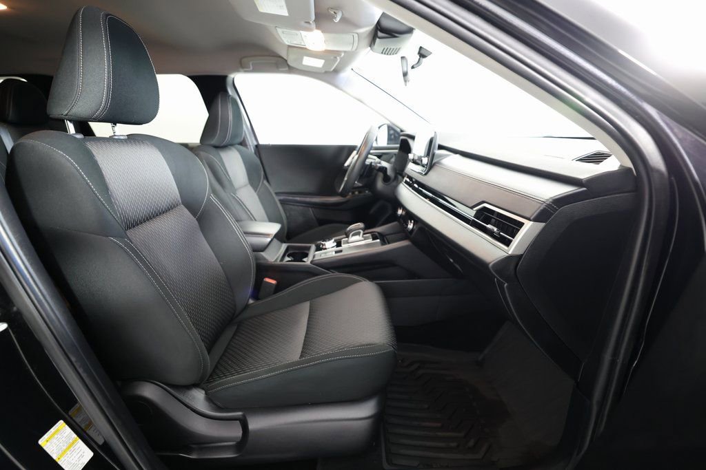Used 2024 Mitsubishi Outlander ES image 10