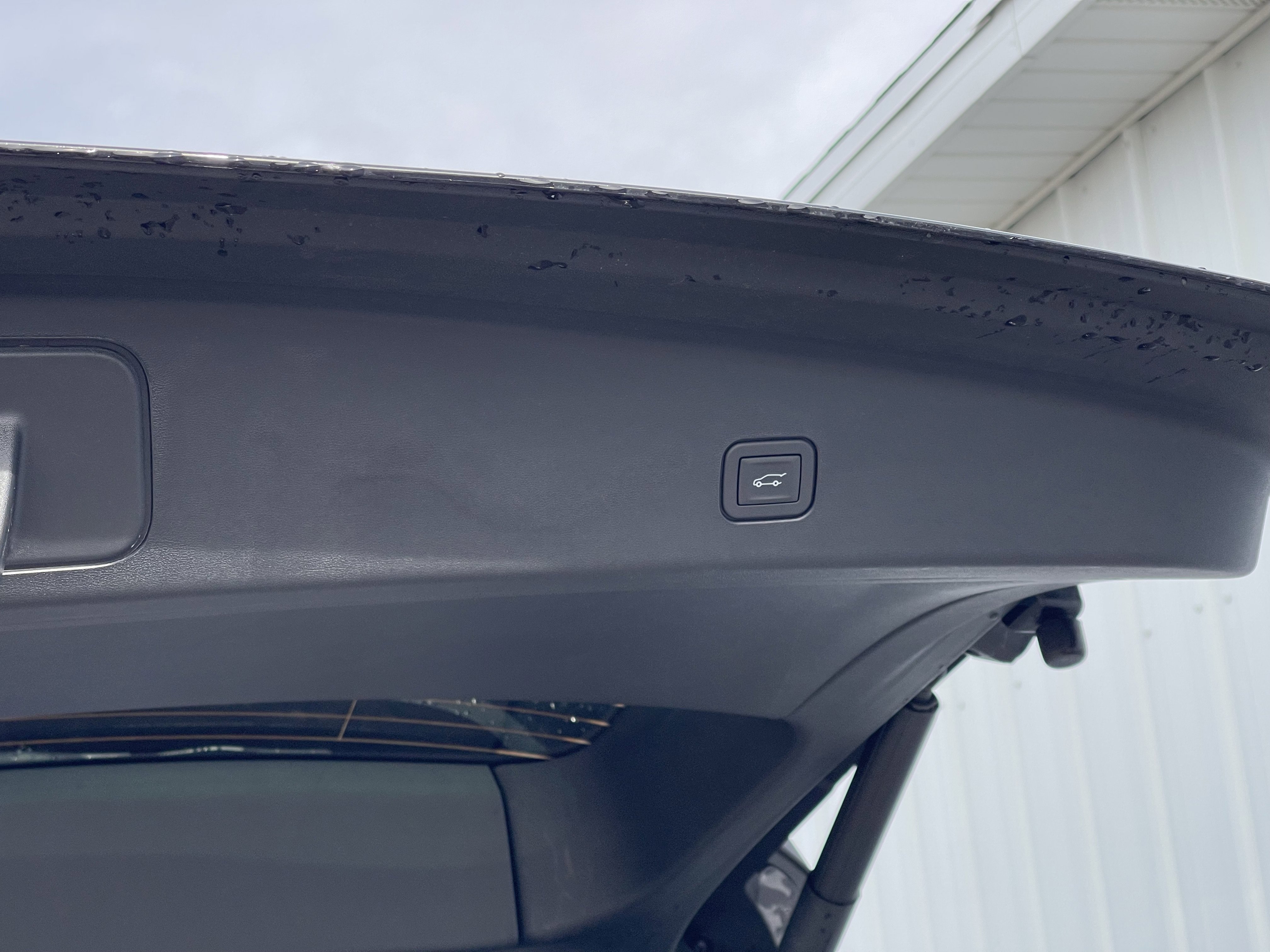 New 2026 Cadillac Vistiq Sport w/ LPO, Floor Liner Package image 21