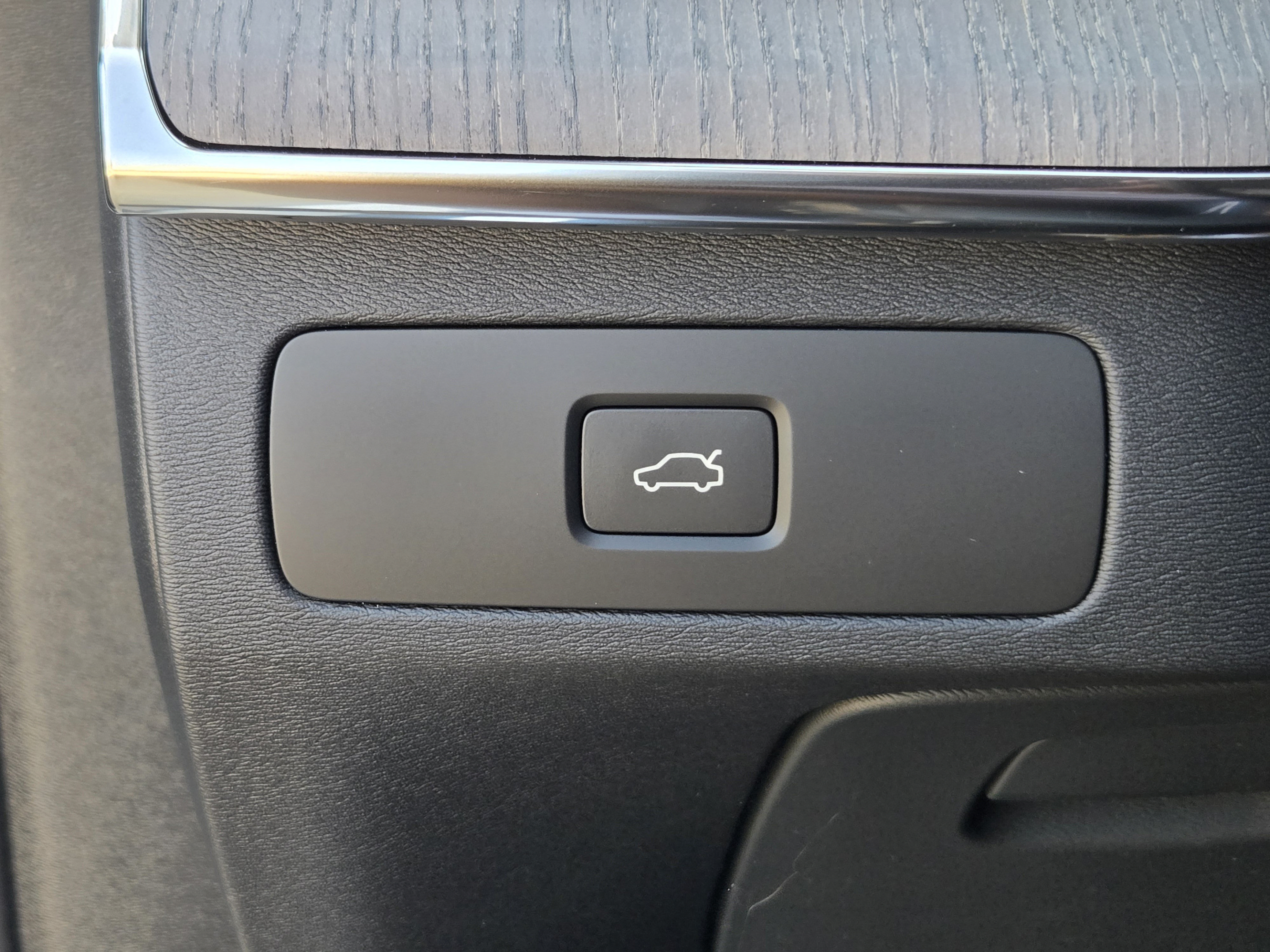New 2027 Volvo XC90 B6 Ultra AWD/4WD image 17