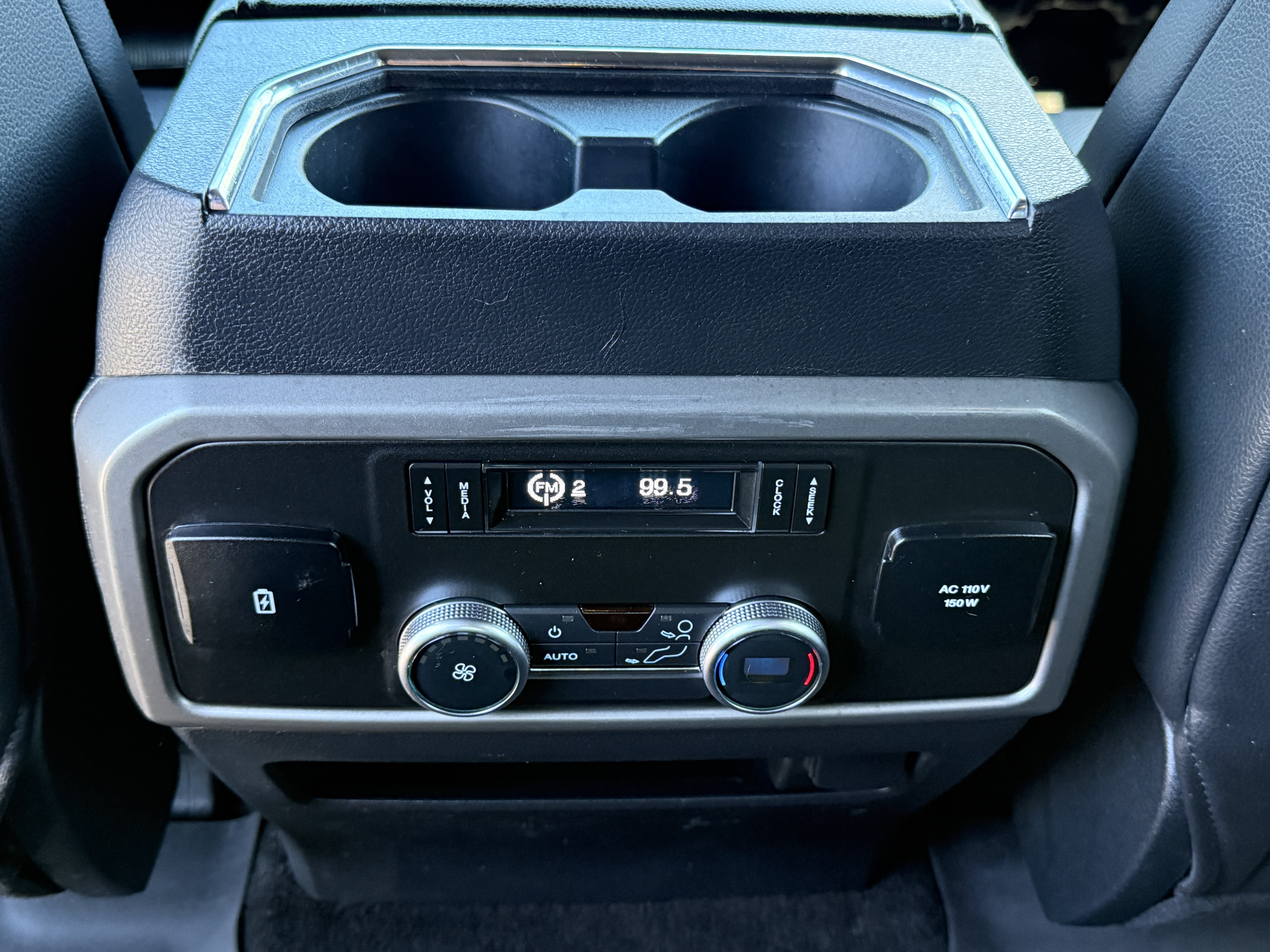 Used 2020 Ford Expedition XLT w/ Equipment Group 202A AWD/4WD image 18