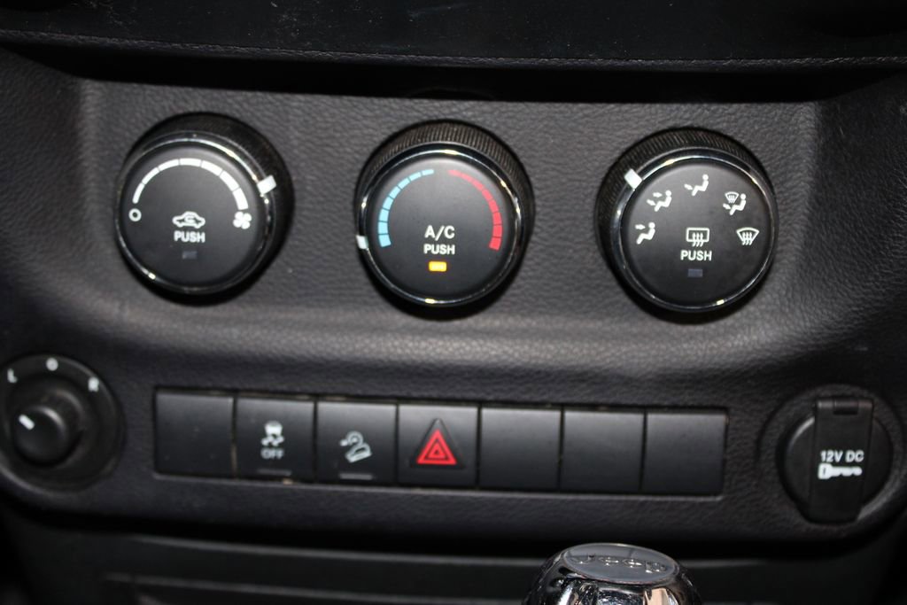 Used 2018 Jeep Wrangler Unlimited Sport S AWD/4WD image 37