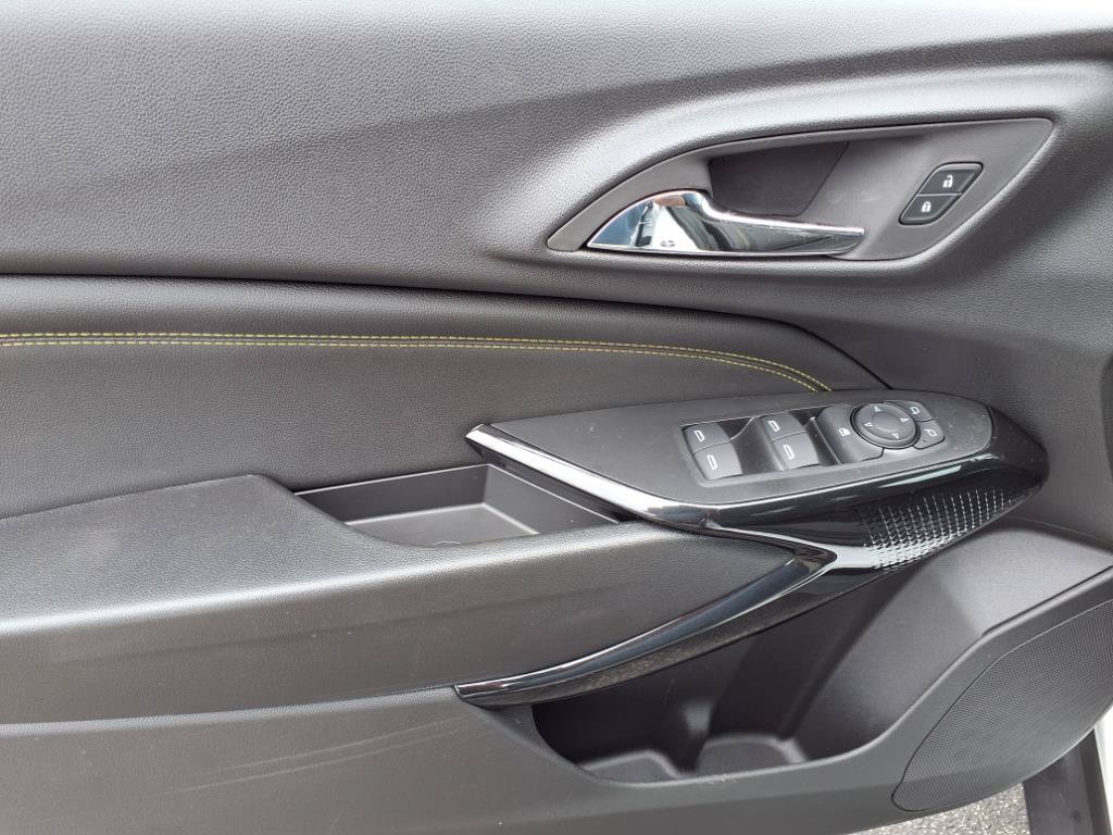 New 2025 Chevrolet Trax ACTIV w/ Driver Confidence Package FWD image 9