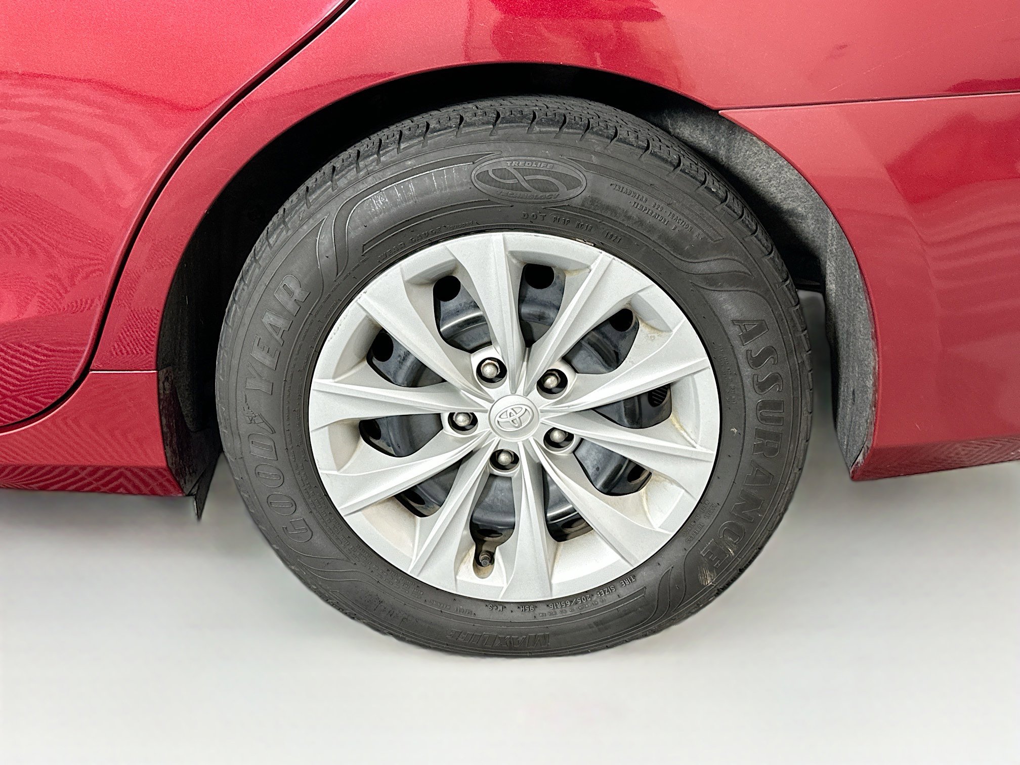 Used 2015 Toyota Camry LE FWD image 11