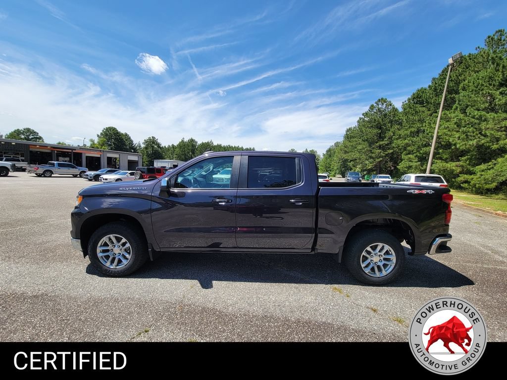 Used 2022 Chevrolet Silverado 1500 LT AWD/4WD image 3