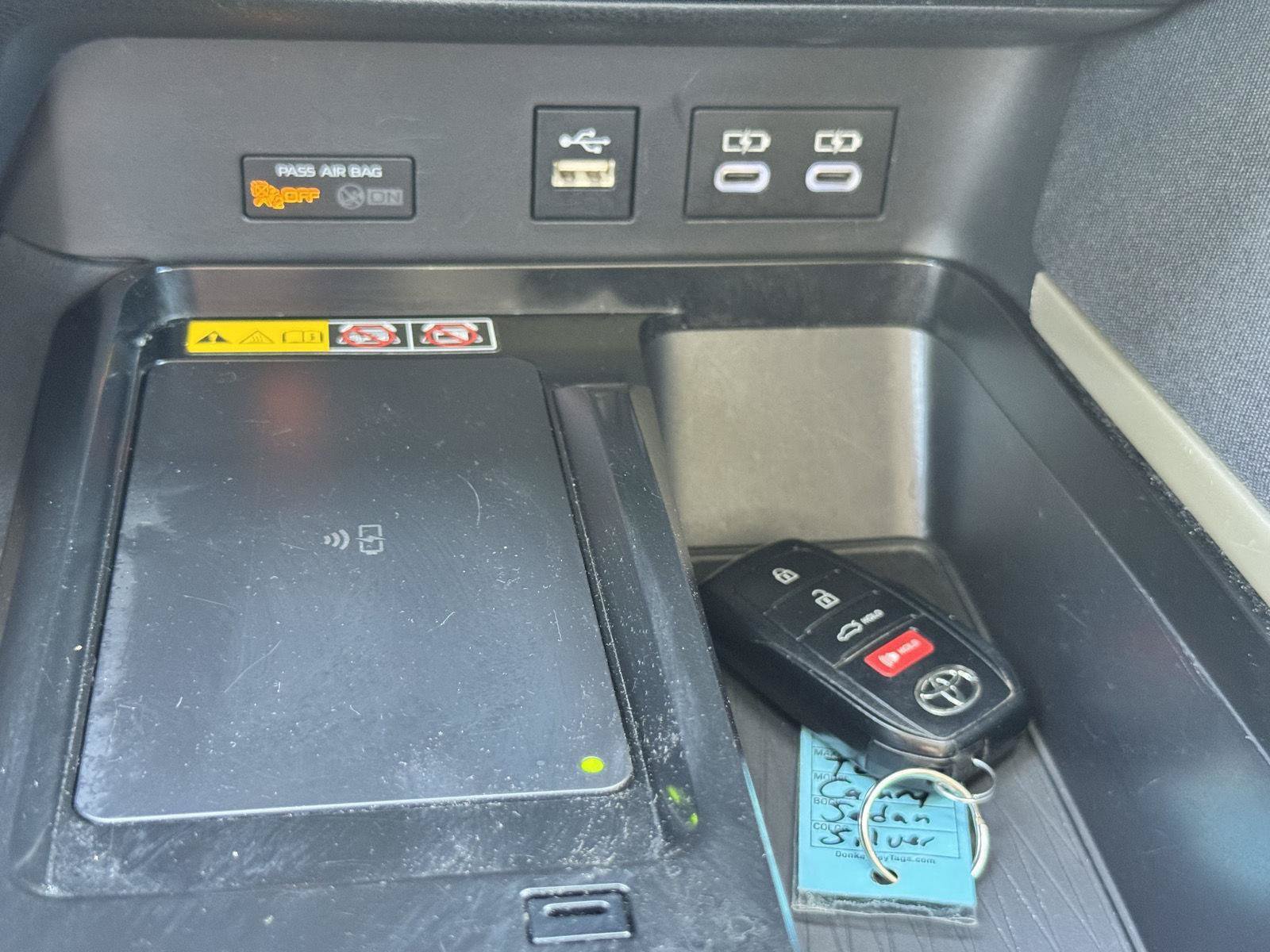 Used 2025 Toyota Camry LE FWD image 28