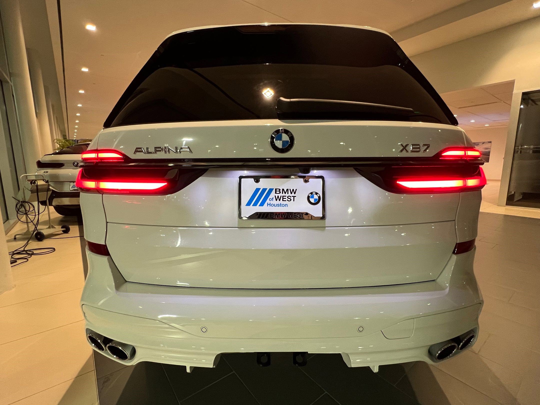 New 2026 BMW ALPINA XB7 image 9