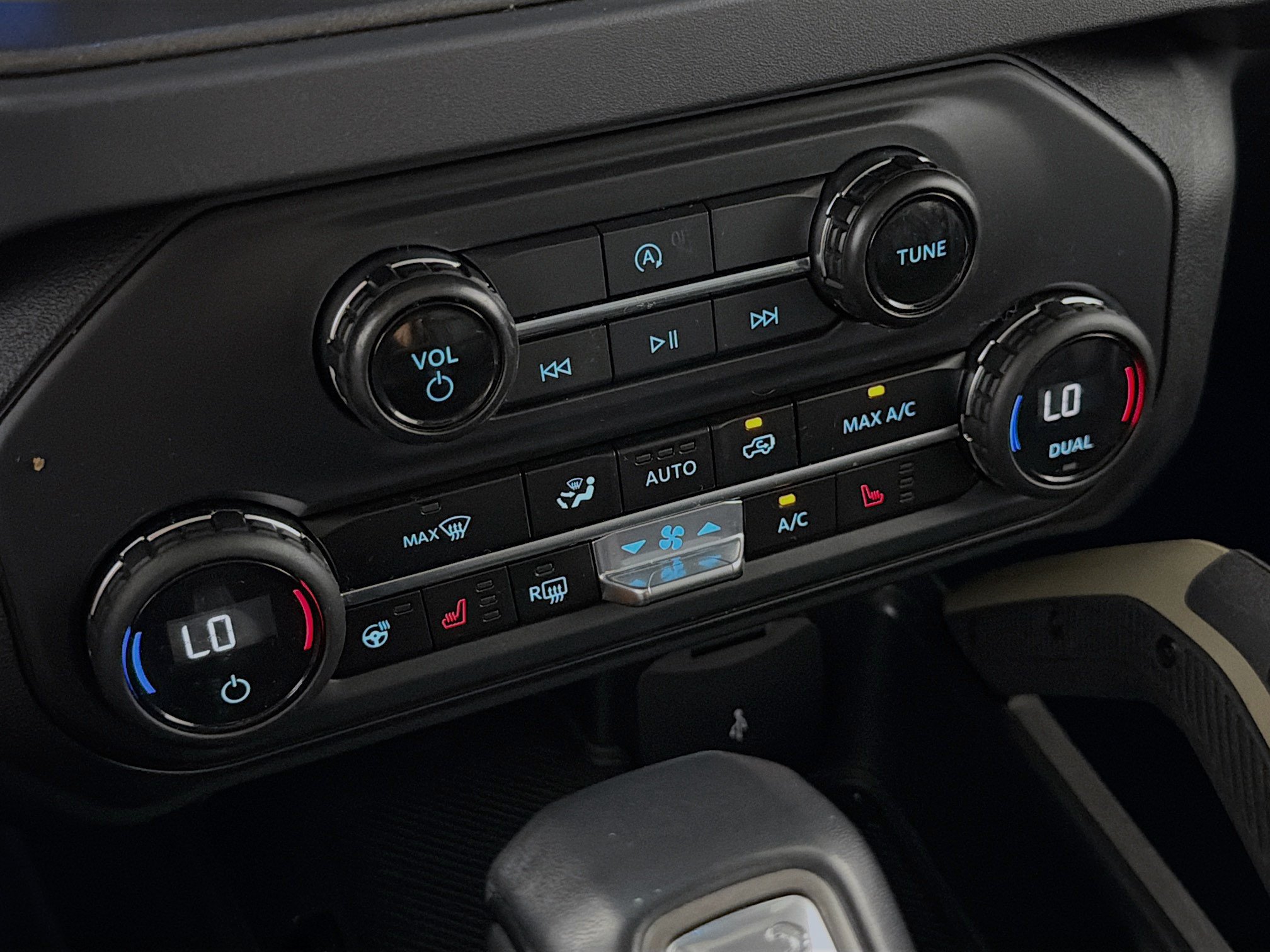 Used 2025 Ford Bronco Badlands AWD/4WD image 17