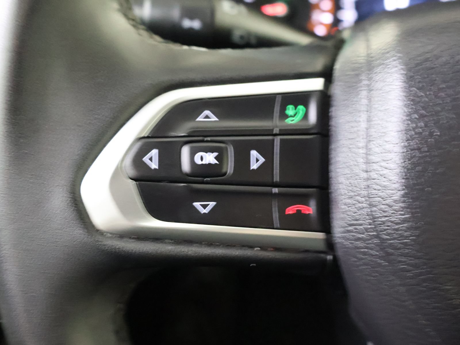 Used 2024 Jeep Compass Latitude AWD/4WD image 36