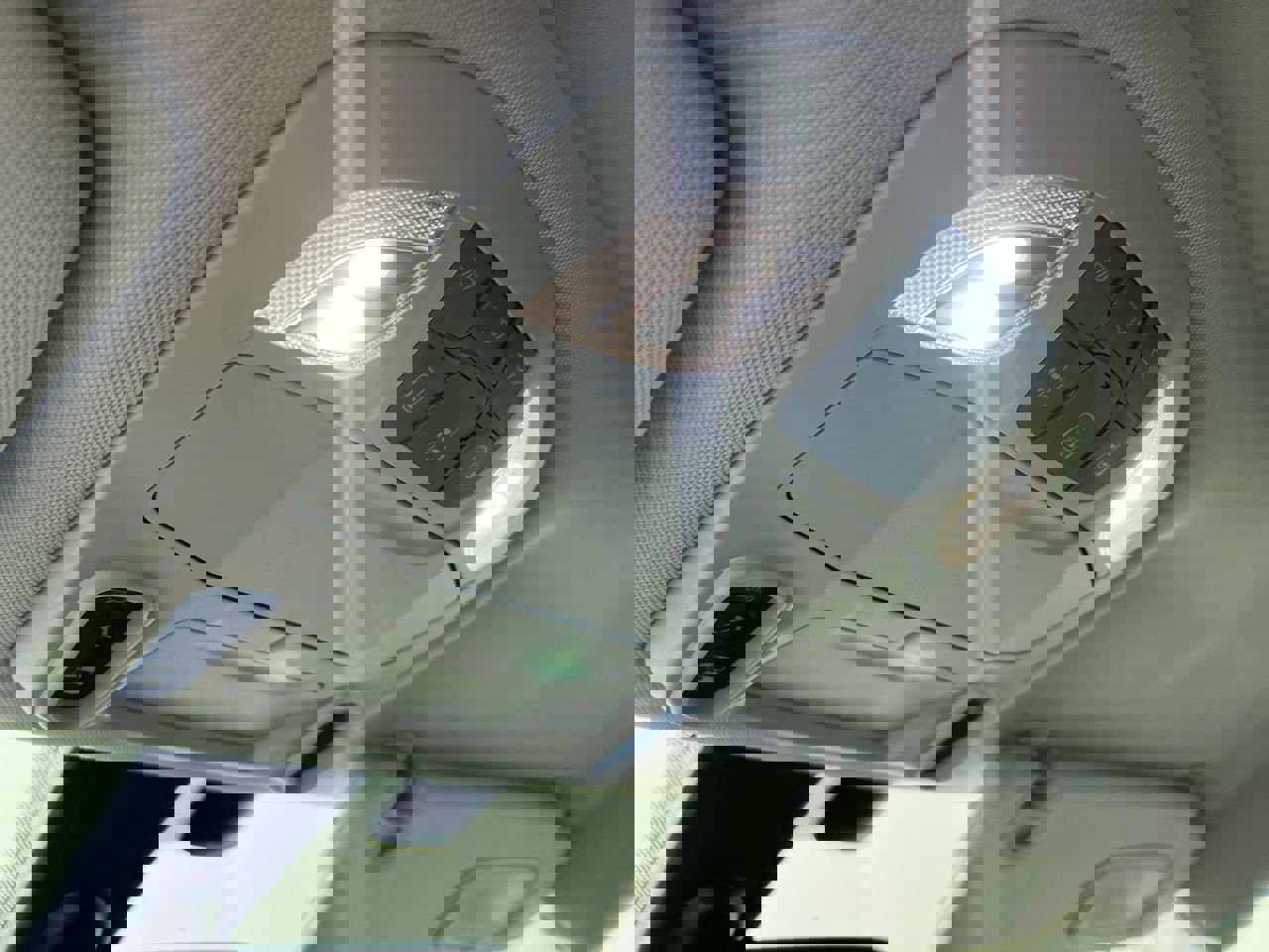 Used 2018 Chrysler Pacifica Limited image 18