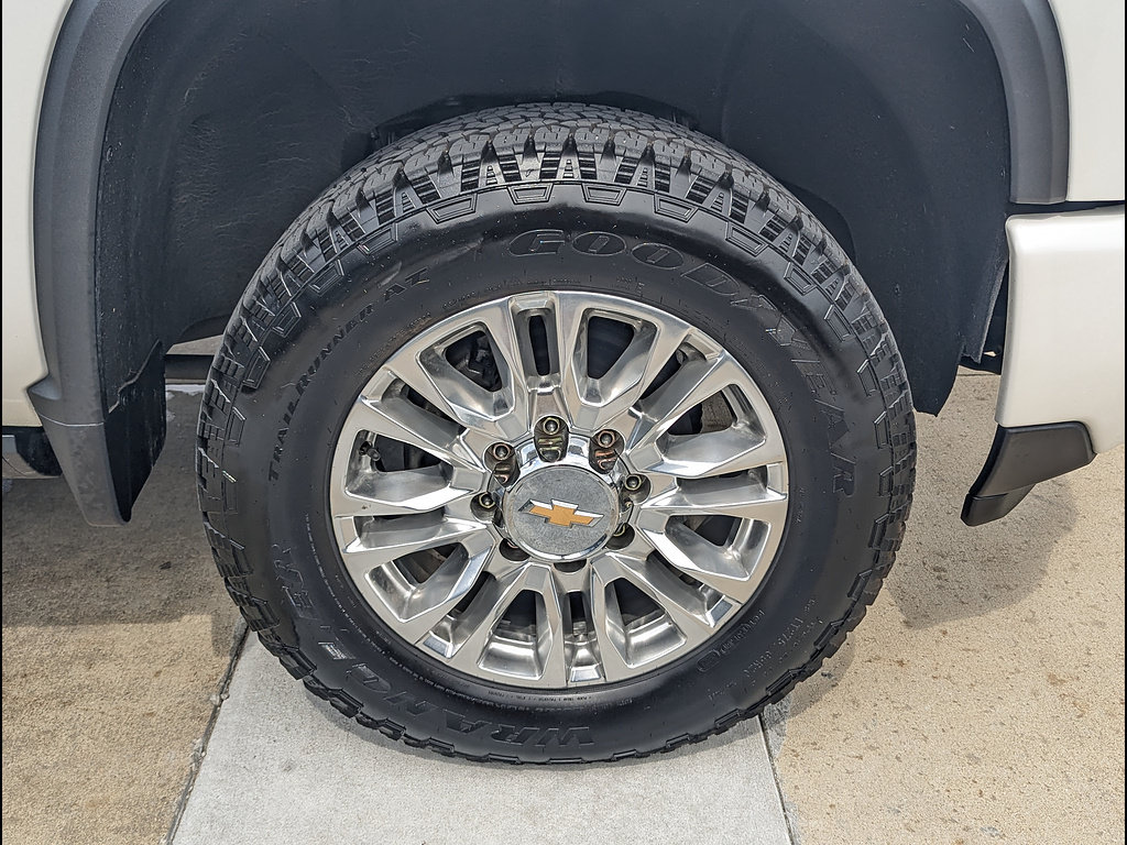 Used 2024 Chevrolet Silverado 2500 High Country w/ High Country Premium Package AWD/4WD image 19