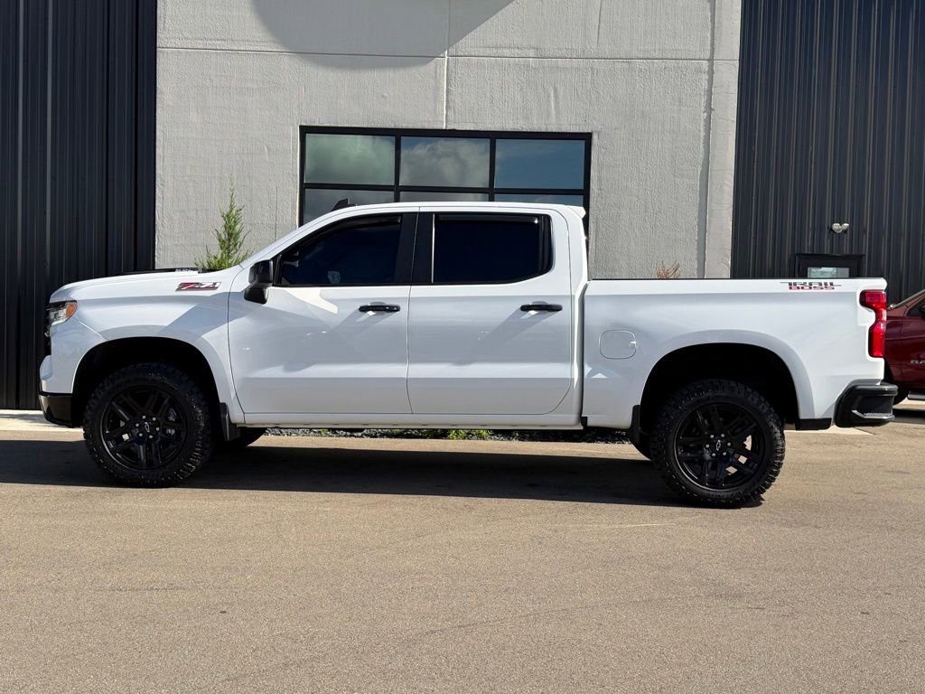 Used 2022 Chevrolet Silverado 1500 LT Trail Boss w/ Protection Package AWD/4WD image 2
