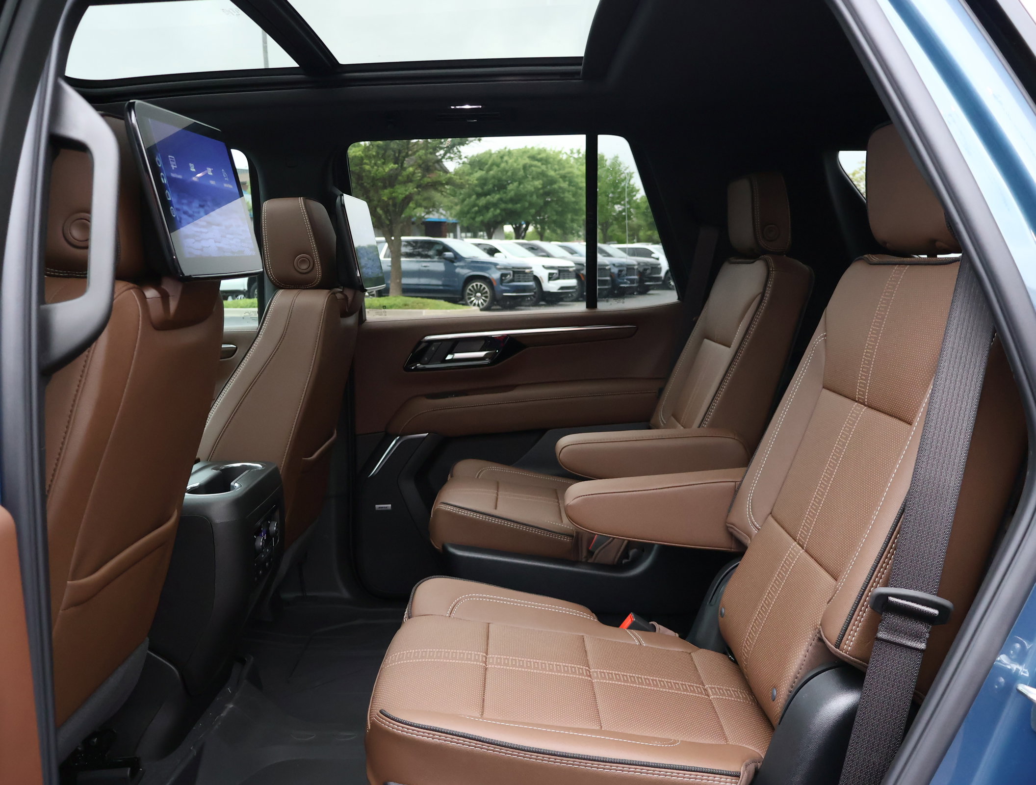 New 2026 Chevrolet Tahoe High Country AWD/4WD image 27