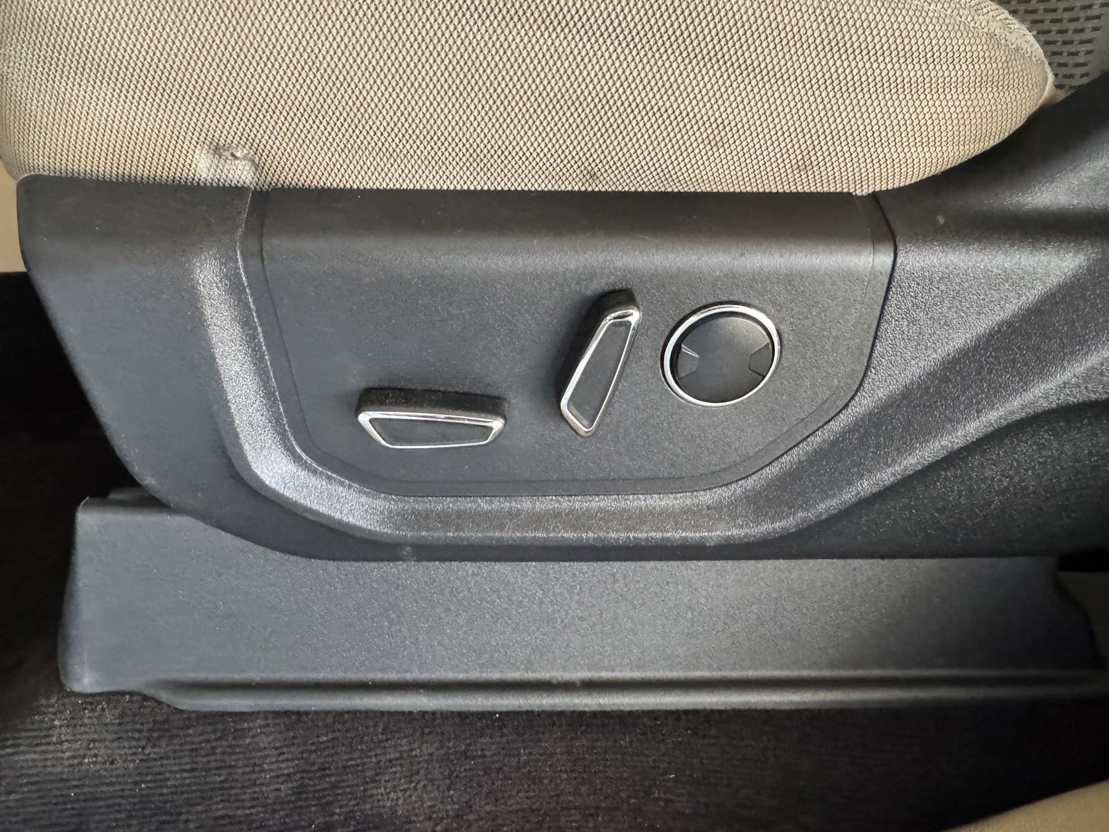 Used 2016 Ford F150 XLT w/ Equipment Group 302A Luxury image 25