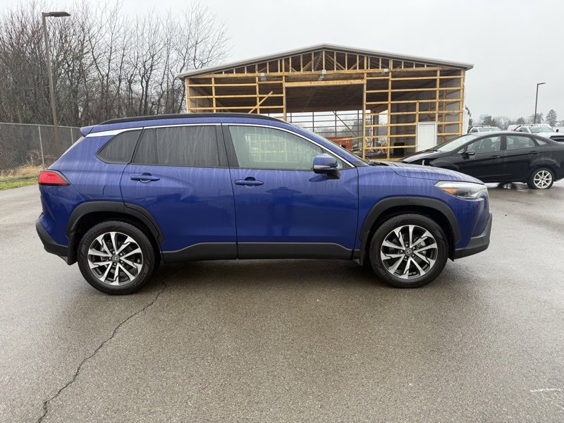 Used 2024 Toyota Corolla Cross XLE image 5