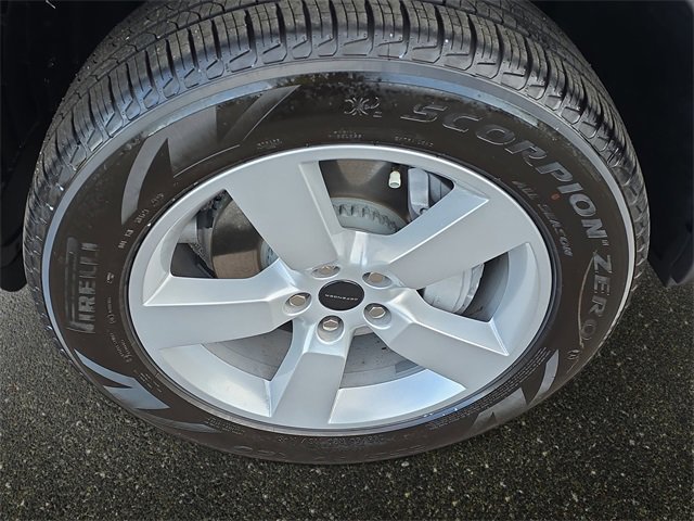 New 2026 Land Rover Defender 110 S image 19