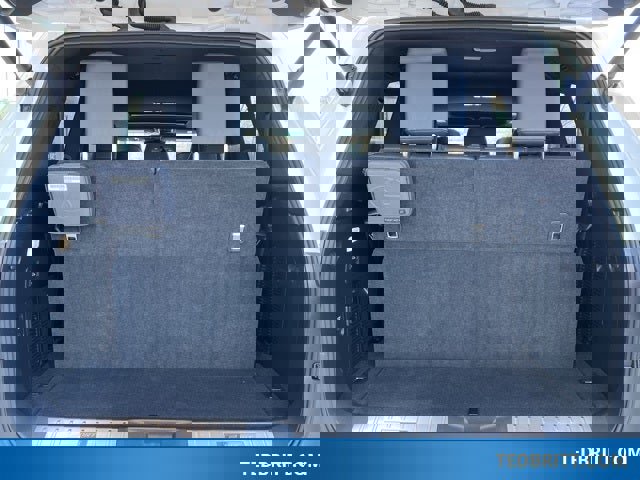 Used 2024 Lexus LX 600 F Sport image 12