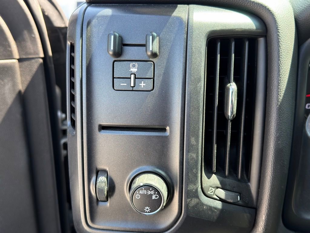 Used 2015 Chevrolet Silverado 2500 W/T w/ WT Convenience Package AWD/4WD image 11