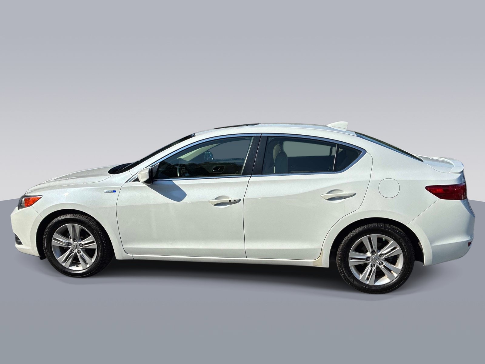 Used 2014 Acura ILX Hybrid w/ Technology Package FWD image 4