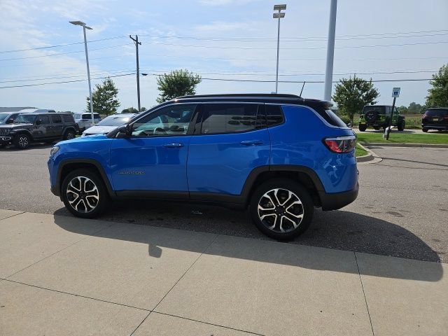 Used 2023 Jeep Compass Limited AWD/4WD image 9