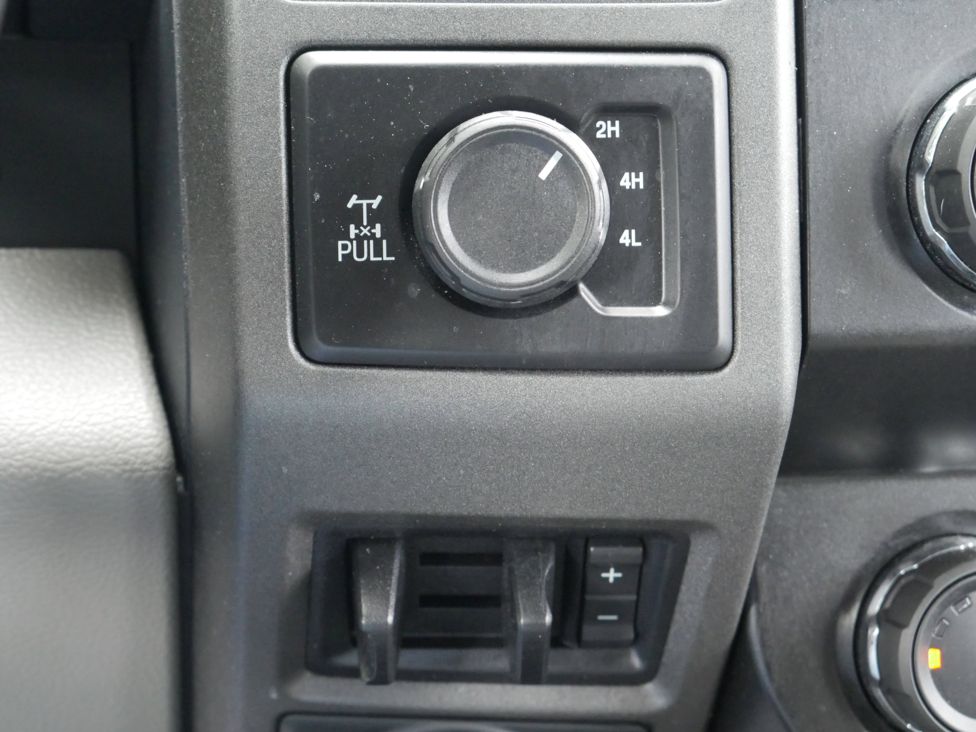 Certified 2022 Ford F250 XL w/ STX Appearance Package AWD/4WD image 9