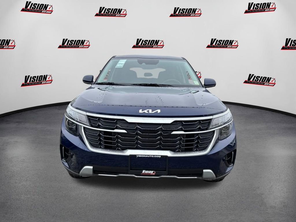 New 2026 Kia Seltos LX AWD/4WD image 2