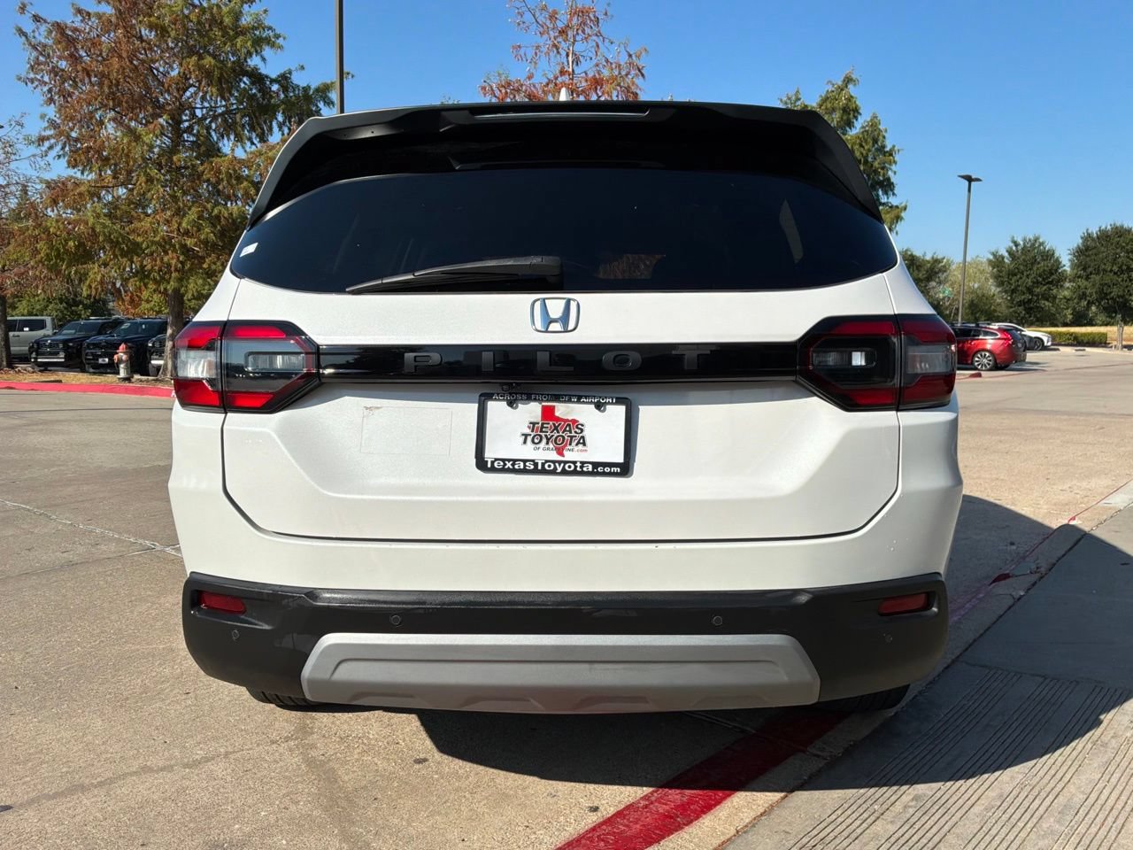 Used 2024 Honda Pilot EX-L image 7