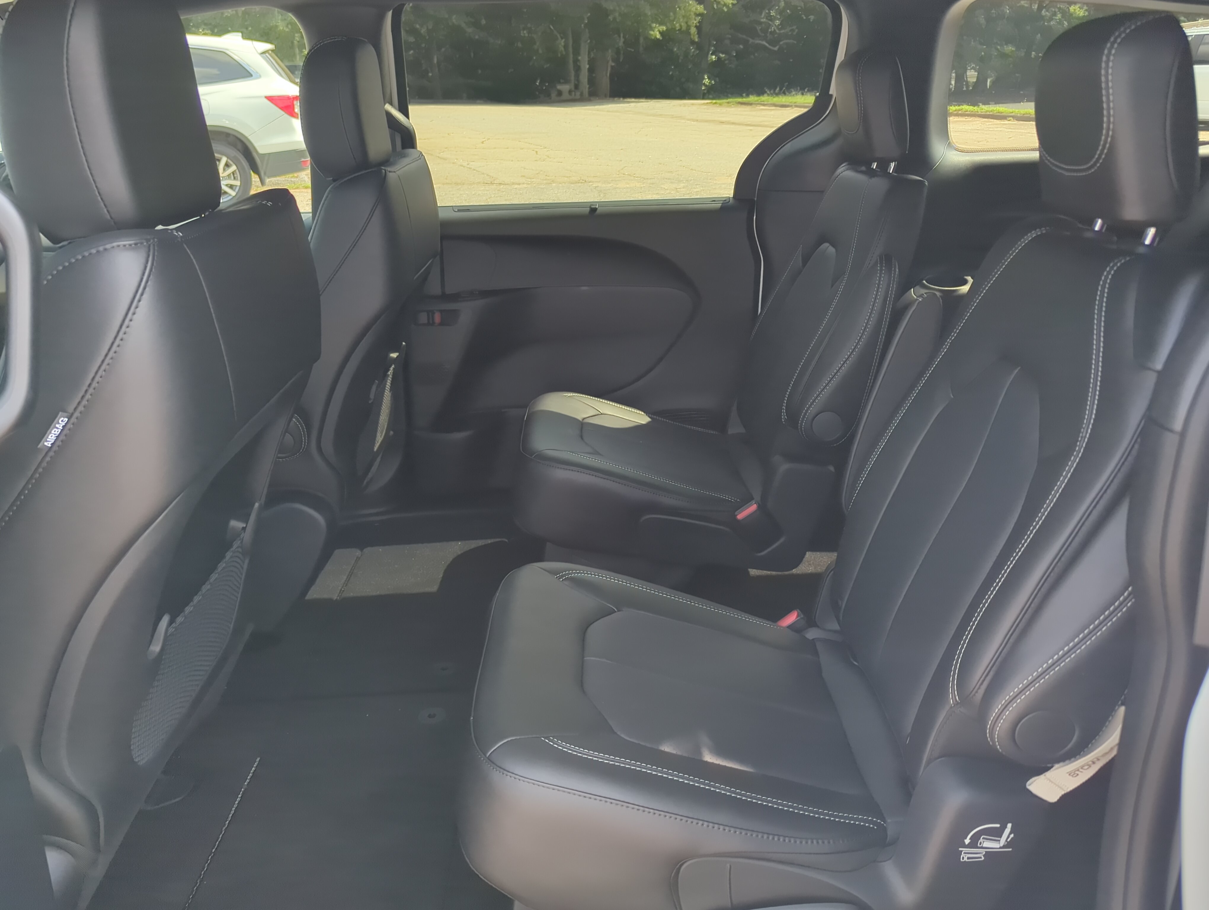 New 2027 Chrysler Pacifica LX FWD image 11