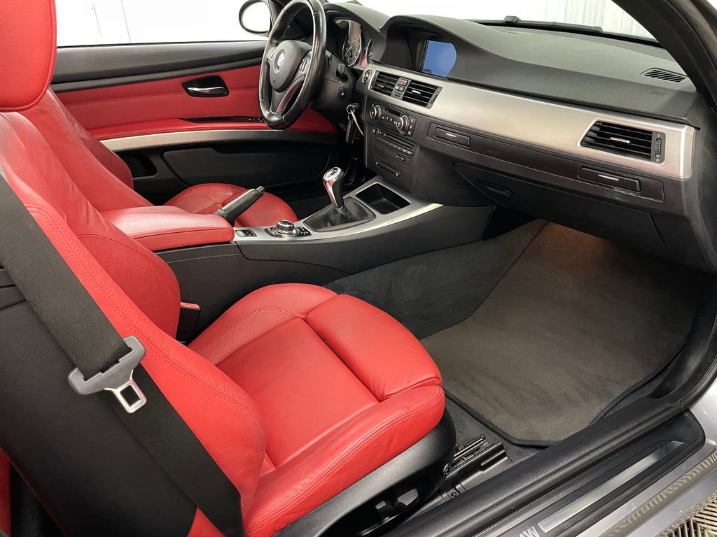 Used 2009 BMW 335i Convertible image 34