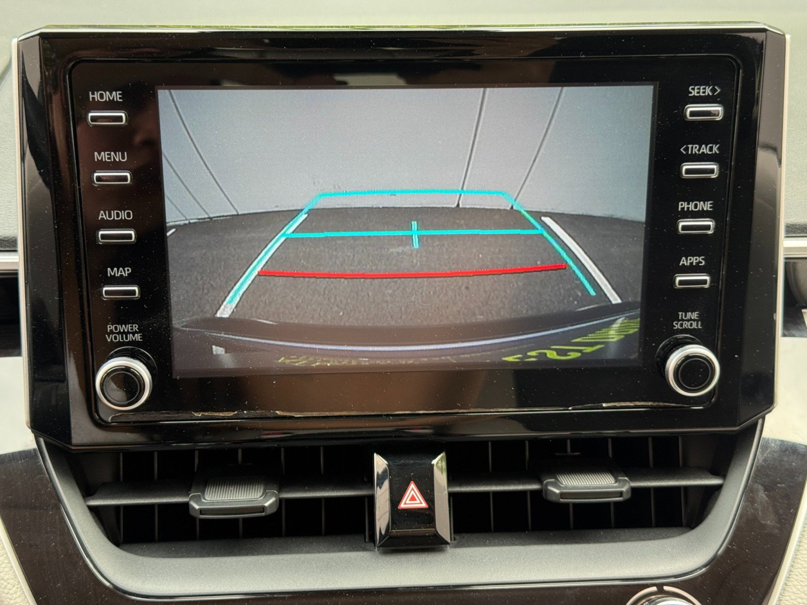 Used 2020 Toyota Corolla LE FWD image 23