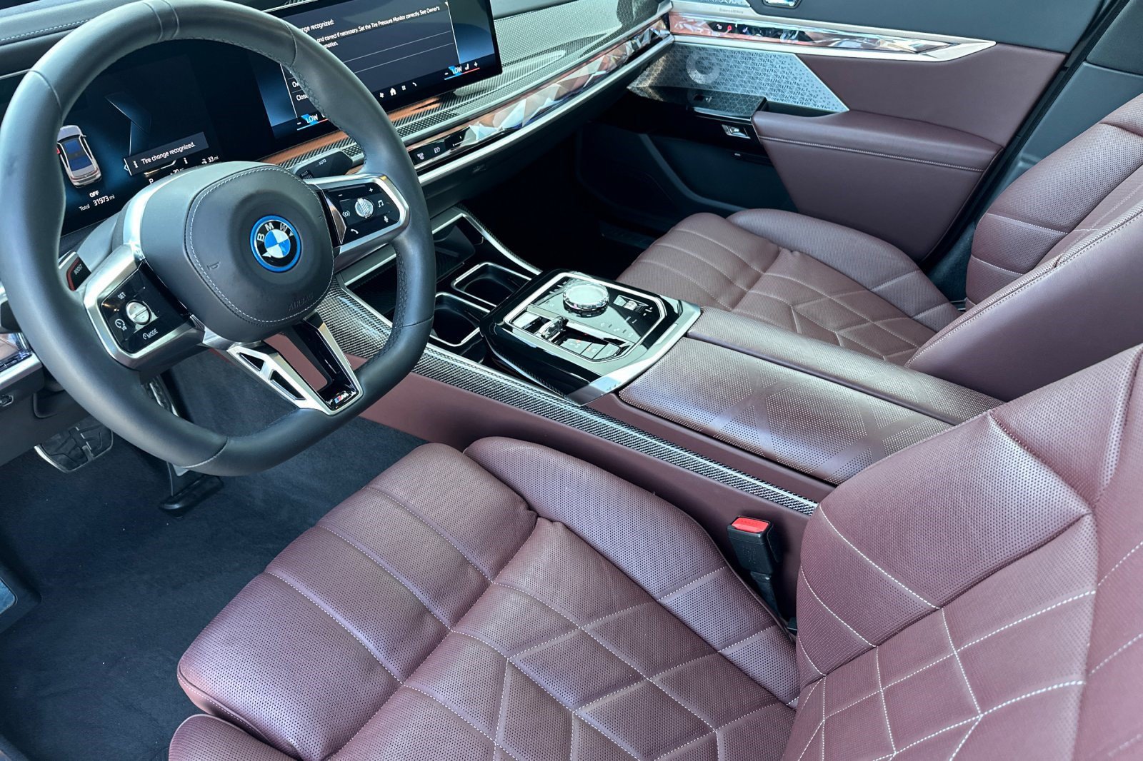Certified 2023 BMW i7 xDrive60 AWD/4WD image 4