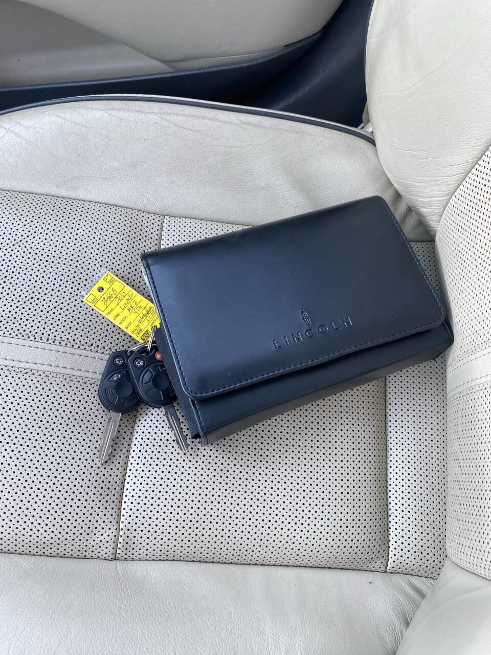 Used 2012 Lincoln MKZ image 12