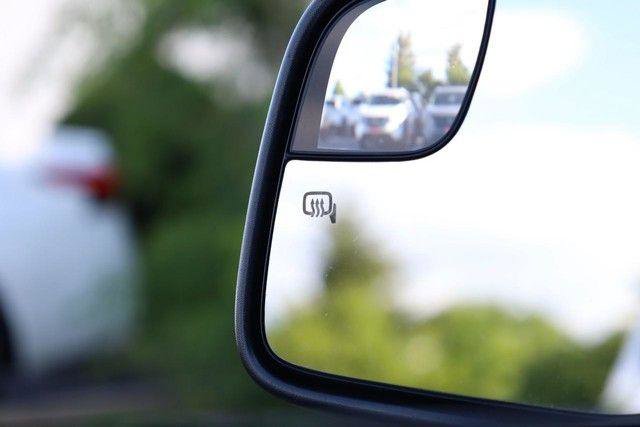 Used 2016 Ford Explorer XLT w/ Equipment Group 201A FWD image 22