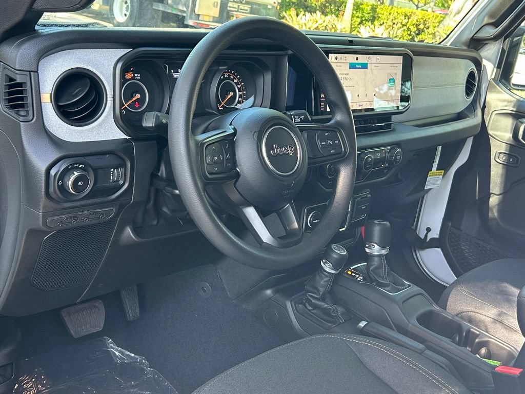 Used 2025 Jeep Wrangler Unlimited Sport AWD/4WD image 39