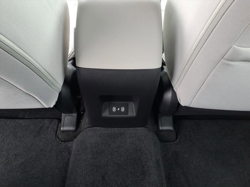 Used 2025 Hyundai Tucson SE image 5