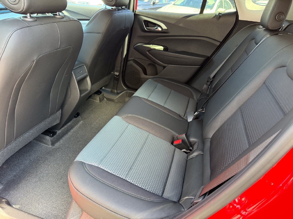 New 2026 Chevrolet Trax LT w/ Midnight Edition FWD image 10