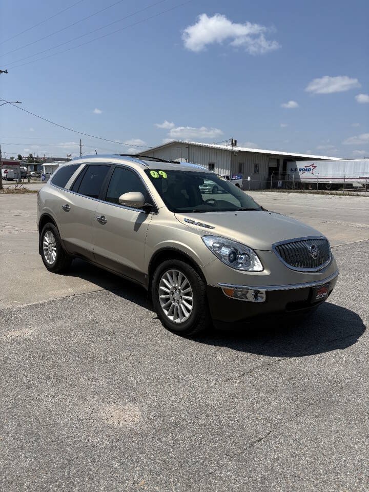 Used 2009 Buick Enclave CXL w/ Driver Confidence Package AWD/4WD image 2