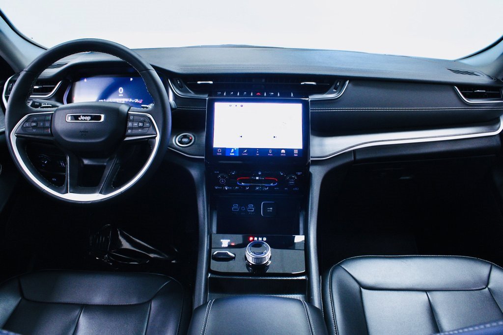 Used 2024 Jeep Grand Cherokee Limited w/ Black Appearance Package image 20