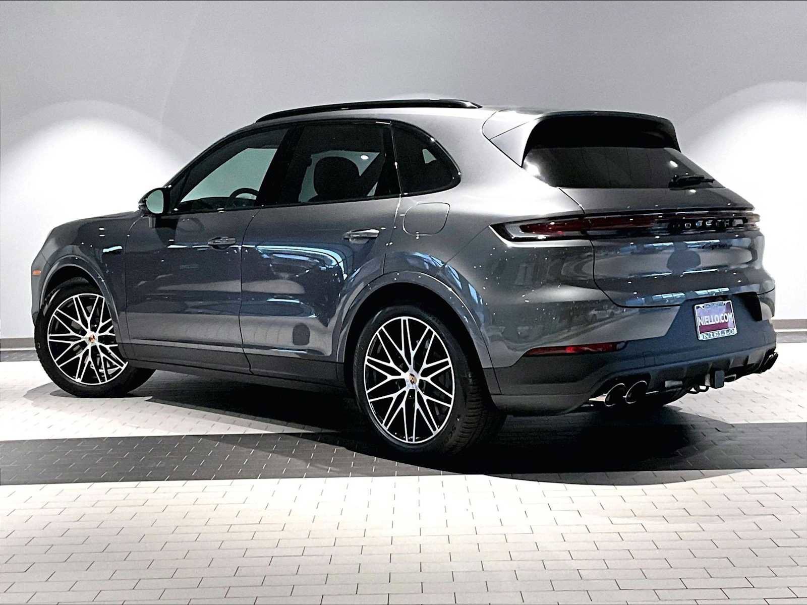 New 2026 Porsche Cayenne E-Hybrid image 3