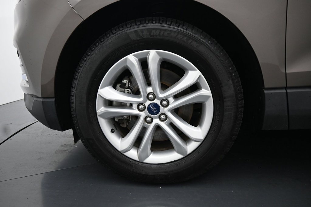 Used 2019 Ford Edge SEL AWD/4WD image 14