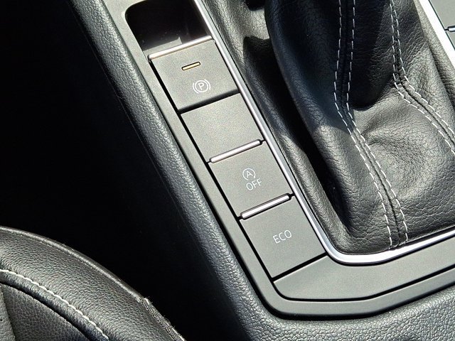 Certified 2023 Volkswagen Jetta SE FWD image 30