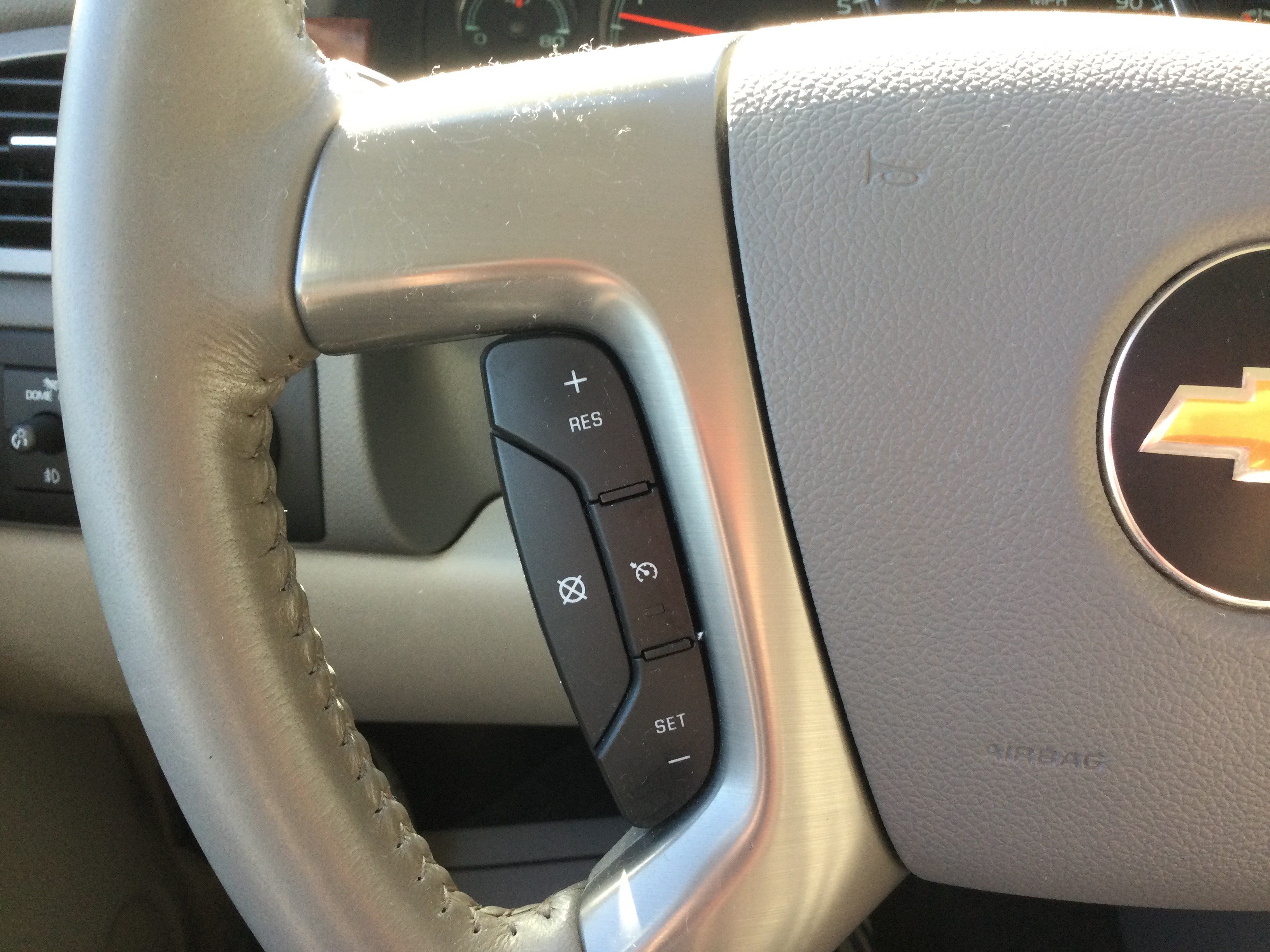 Used 2013 Chevrolet Silverado 1500 LTZ w/ LTZ White Diamond Edition AWD/4WD image 12