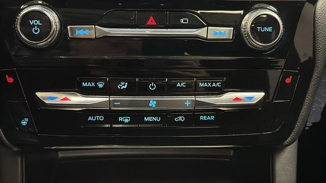 Used 2022 Ford Explorer ST-Line AWD/4WD image 37