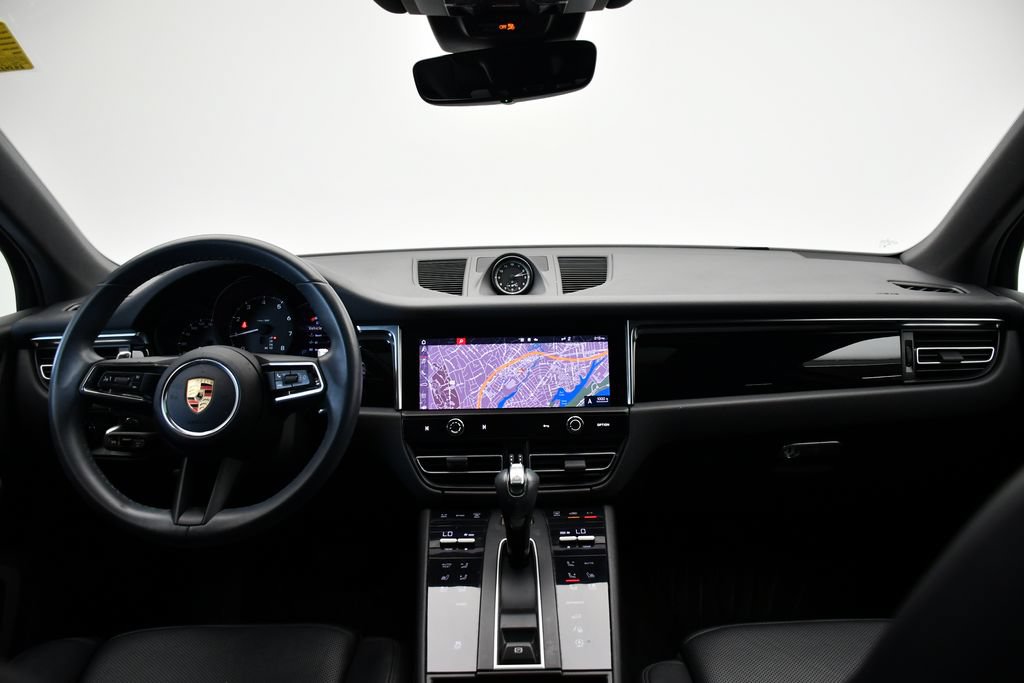 Certified 2023 Porsche Macan AWD/4WD image 20